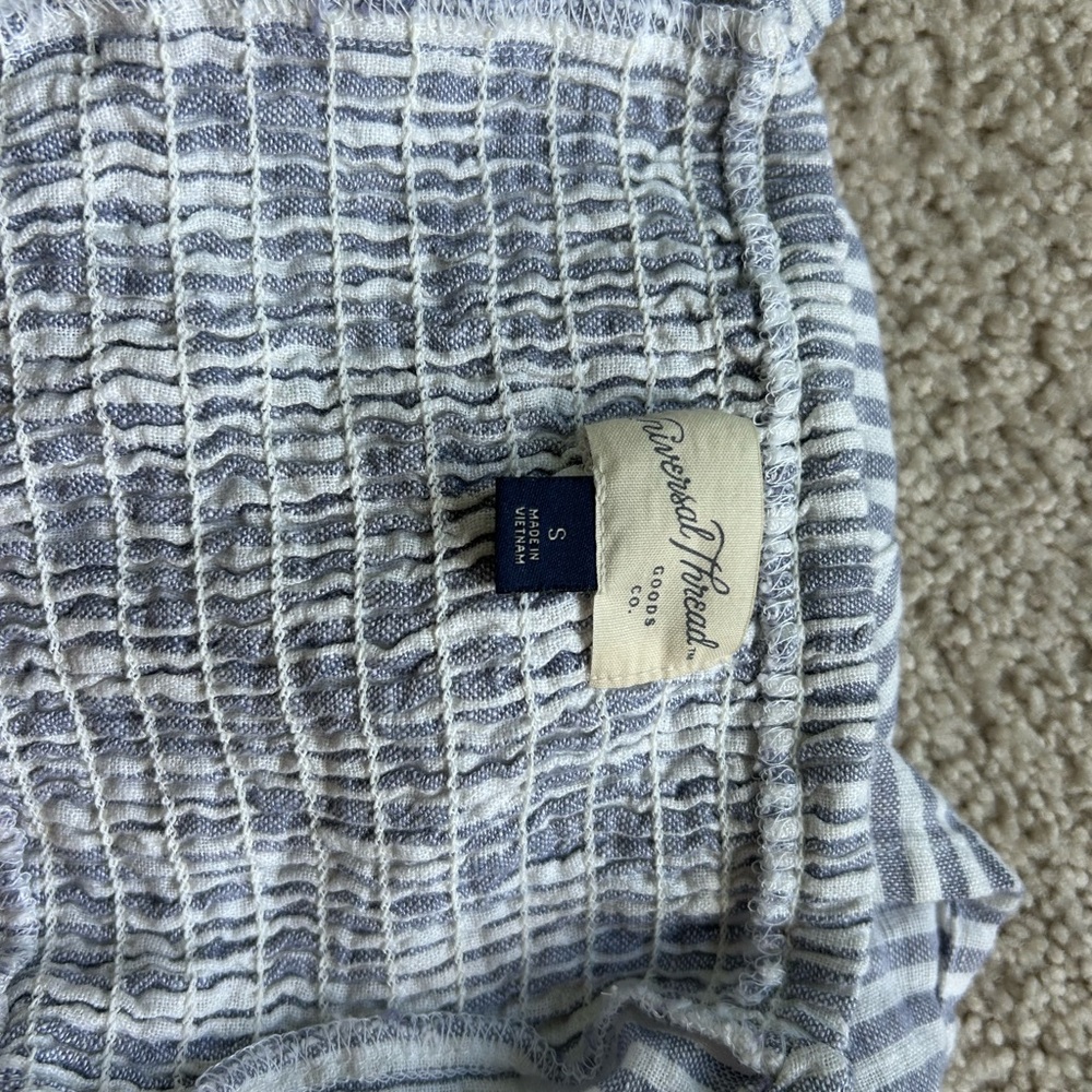Universal Thread blue and white striped crop top - Picture 4 of 5